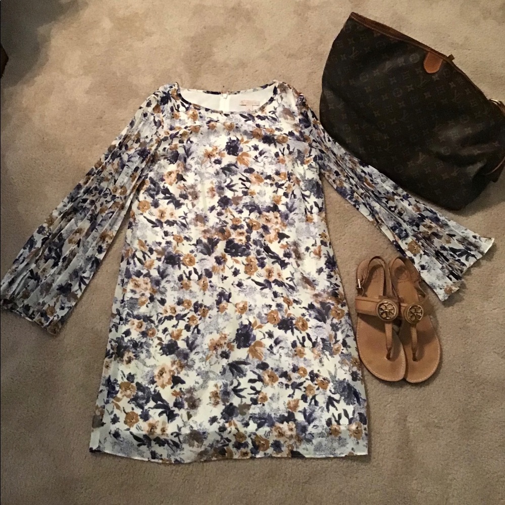 Dress - Picture 3 of 4